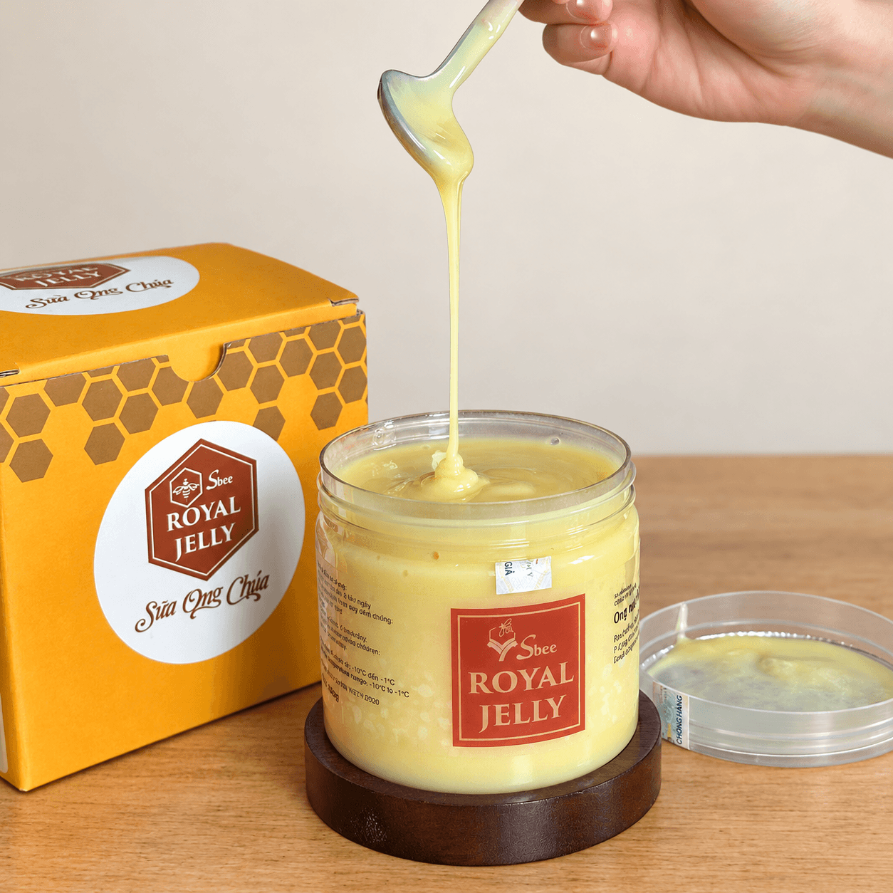 Sữa ong chúa SBEE - Hộp vuông 500g